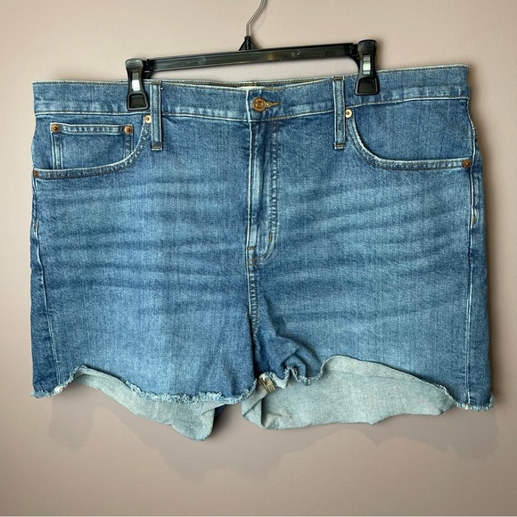 J Crew Denim High-Rise Short 34 - K6462 - Picture 3 of 10